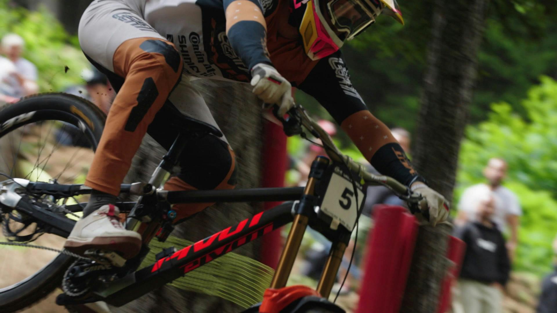 A New Era of Downhill | Story of the Race with Ben Cathro