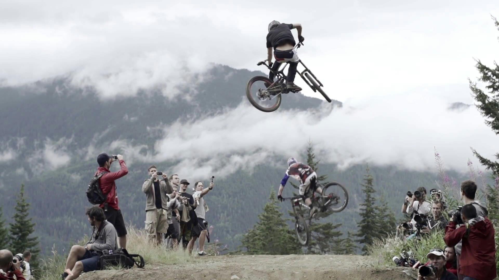 How to Shoot Downhill Mountain Biking: Sven Martin Shoots Crankworx